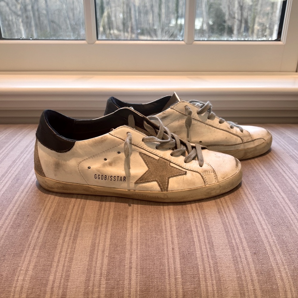 GOLDEN GOOSE SUPERSTAR LOW TOP SNEAKERS IN WHITE / NAVY SIZE 38/8